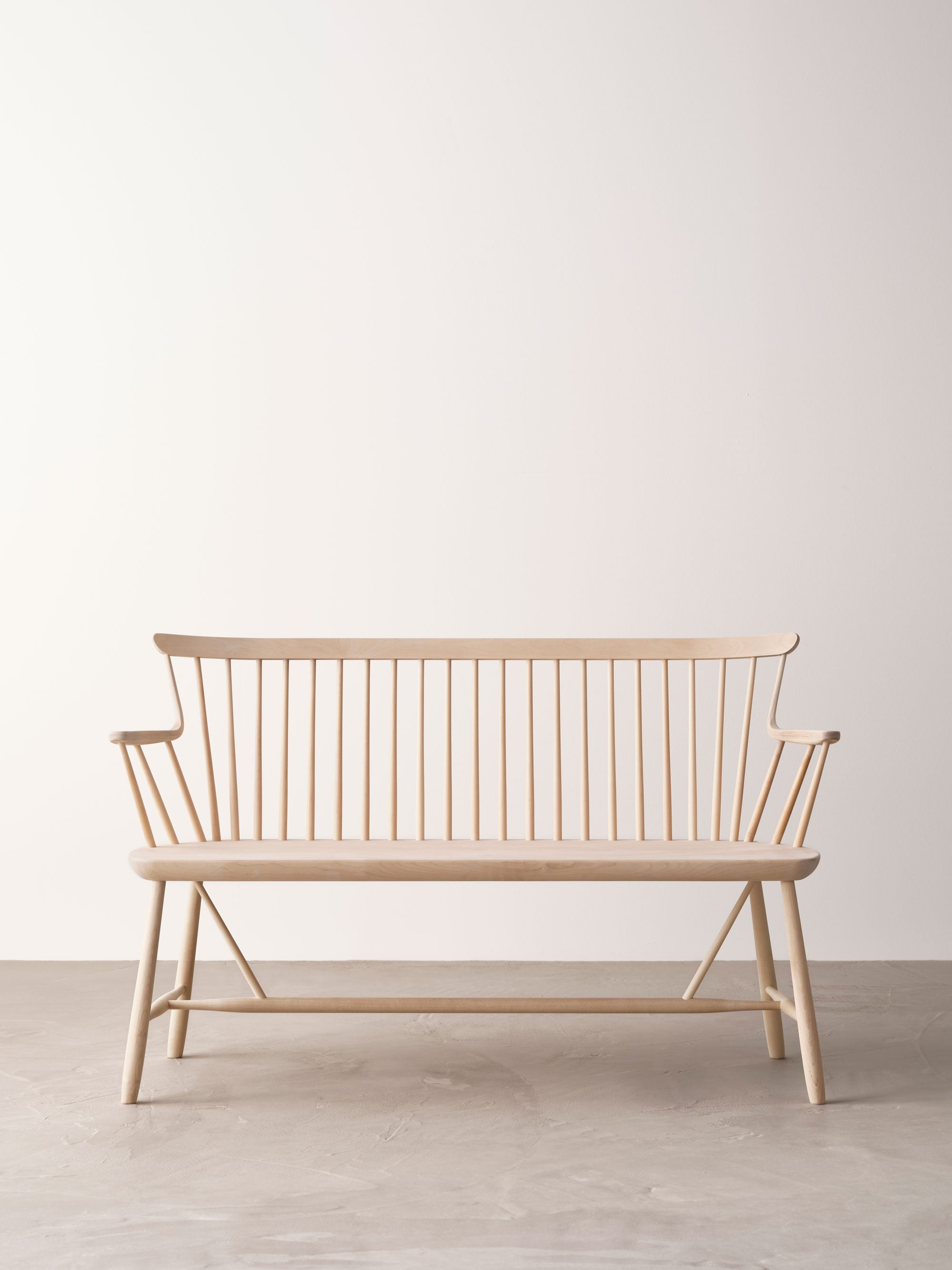 wooden pinnsofa