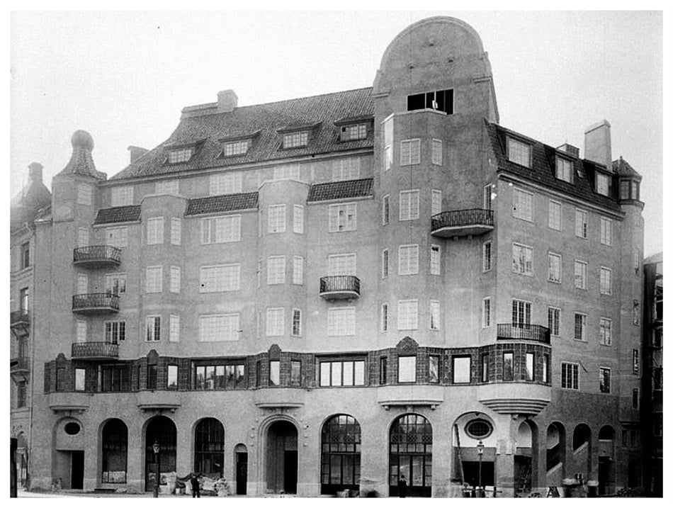 Picture of the building from 1911