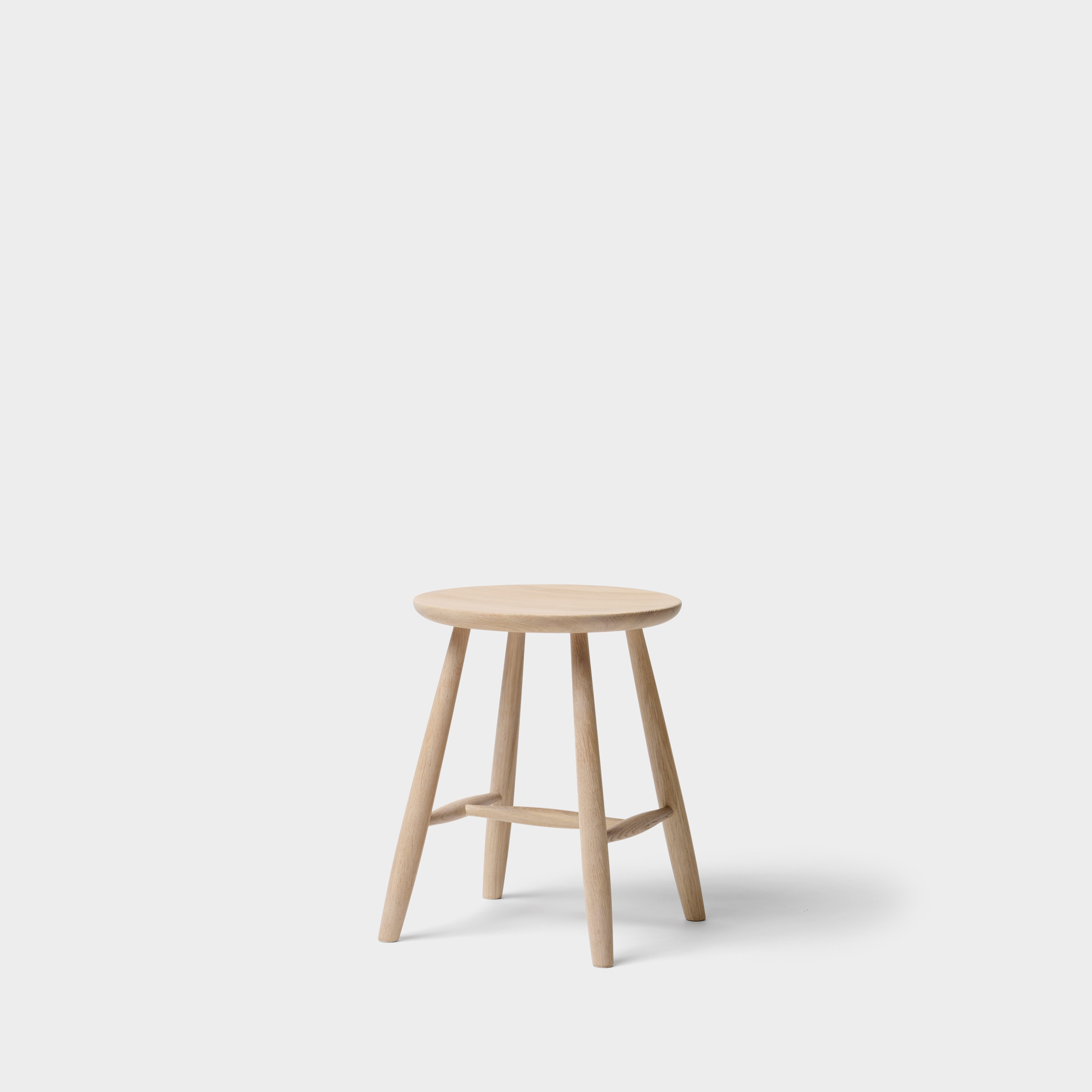 Pinn stool round Oak
