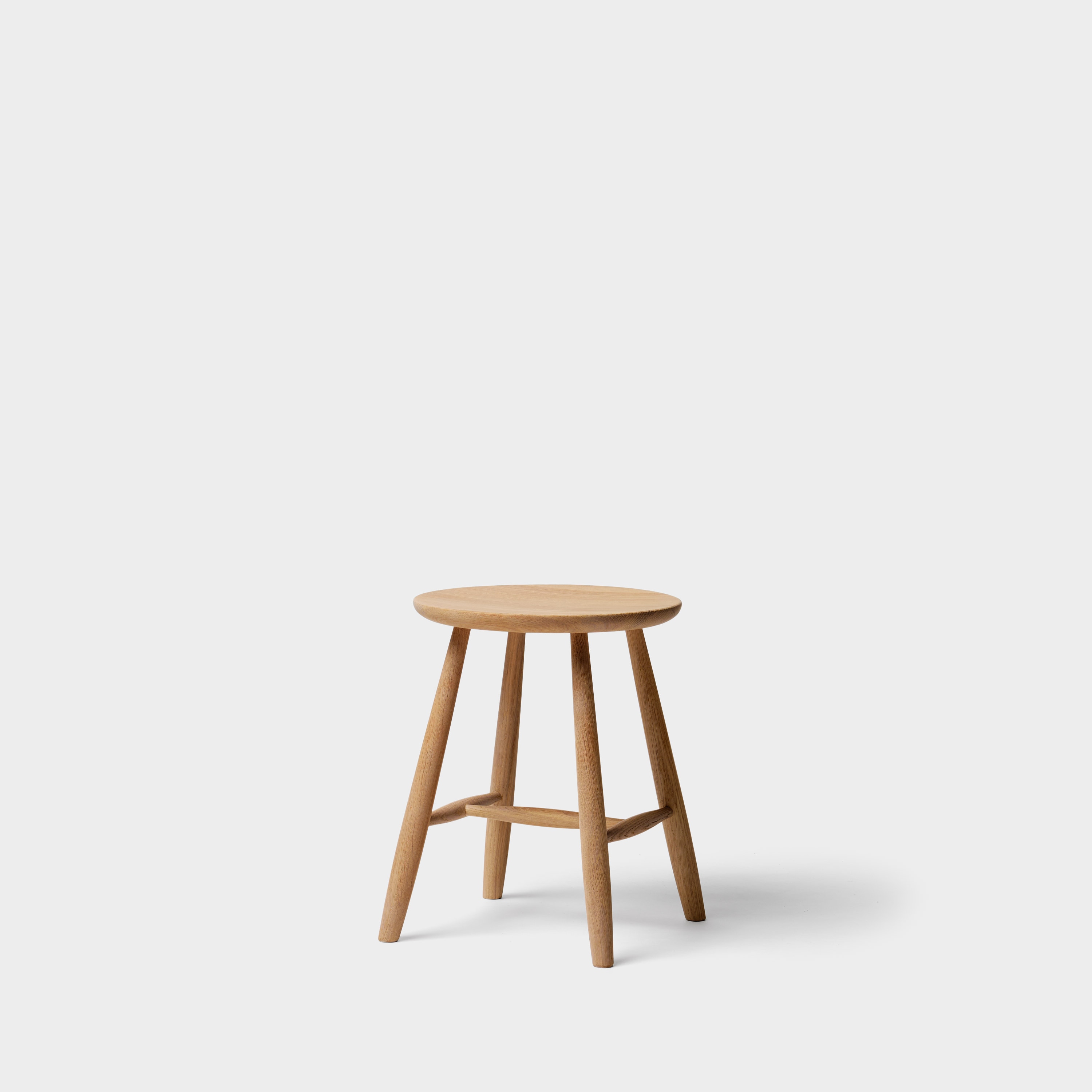 Pinn stool round Oak