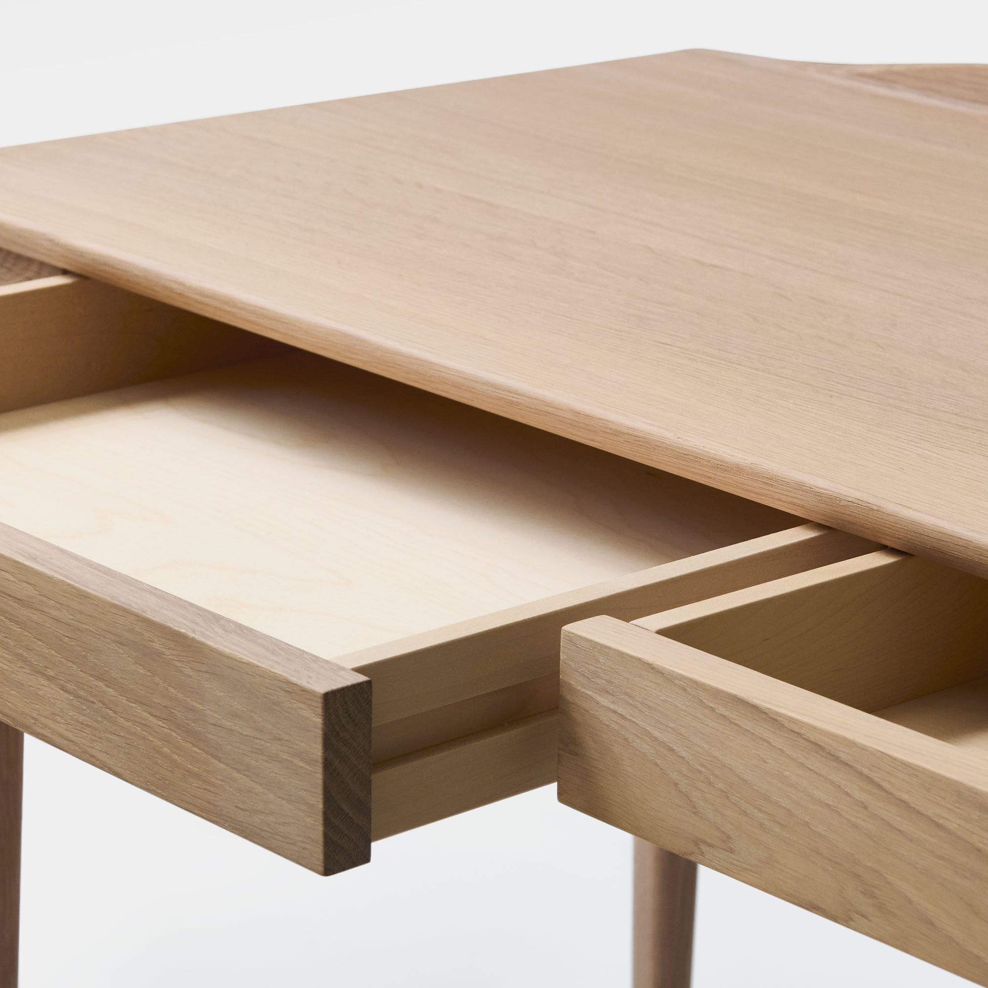 Fine-Edged Desk Oak 52x122 cm