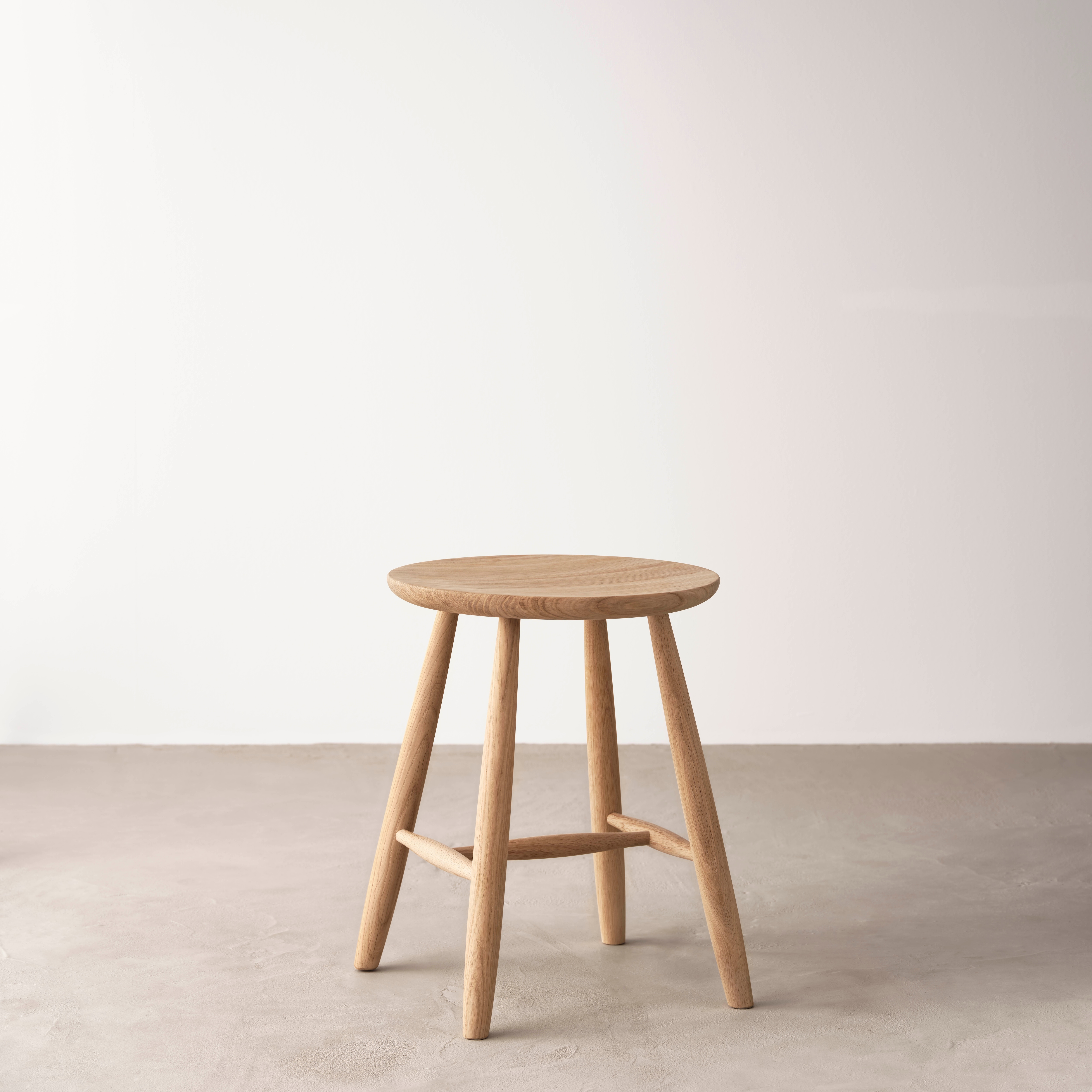 Pinn stool round Oak